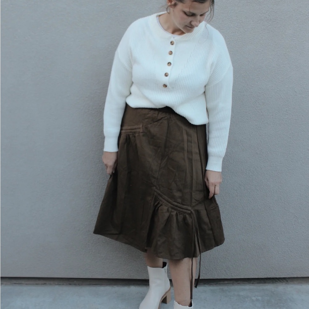 The saskia skirt by RARA CLOTH
